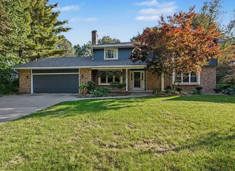 2503 Brookwood Drive, Midland MI 48640-2430 photo 2