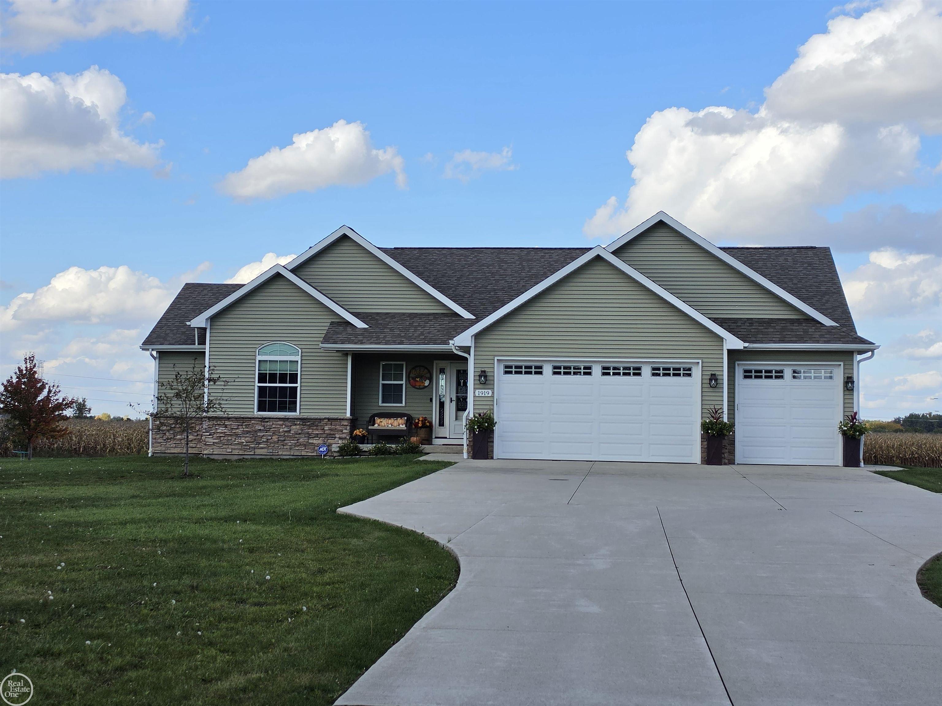 1919 Kloha Road, Bay City MI 48706 photo 1