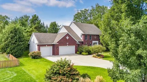 6203 Peachtree Circle, Midland MI 48642 photo 2