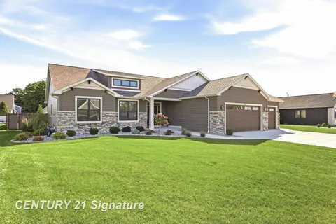 8836 Copper Court, Freeland MI 48623 home for sale