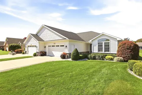 20 Hanover Drive, Frankenmuth MI 48734 multi-family property for sale