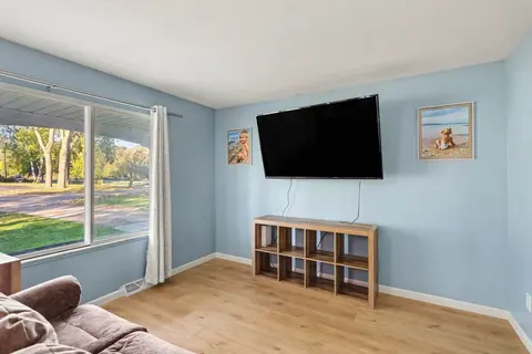 10021 Briarwood Lane, Freeland MI 48623 photo 2