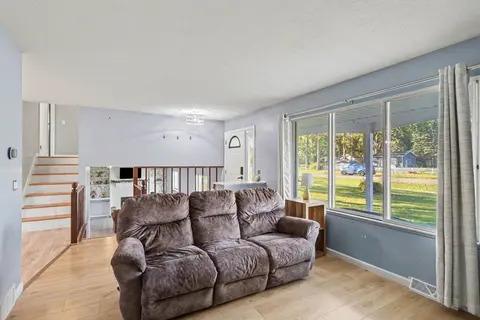 10021 Briarwood Lane, Freeland MI 48623 photo 3
