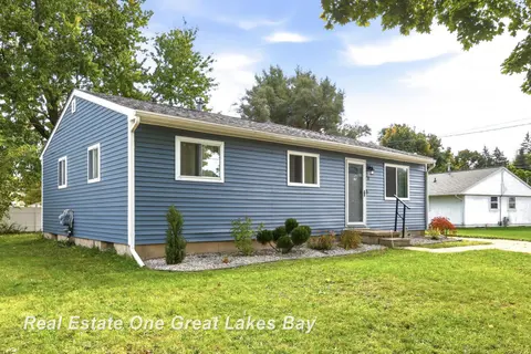 11 Woodward Drive, Saginaw MI 48601 photo 3