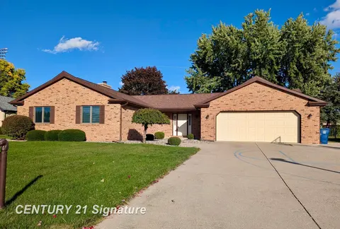 692 E Pilgrim Drive, Saginaw MI 48638 home for sale