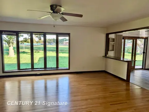 692 E Pilgrim Drive, Saginaw MI 48638 photo 4