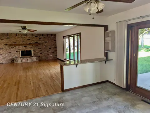 692 E Pilgrim Drive, Saginaw MI 48638 photo 5