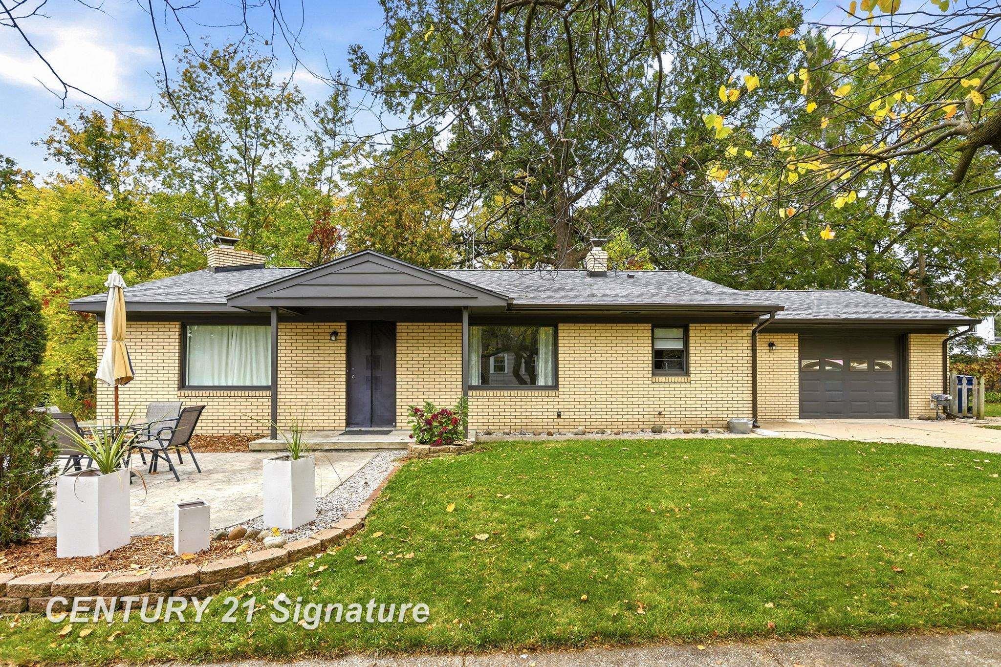 106 E Chestnut Avenue, Bay City MI 48706 photo 1