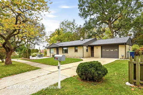 106 E Chestnut Avenue, Bay City MI 48706 photo 2