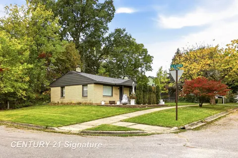 106 E Chestnut Avenue, Bay City MI 48706 photo 3