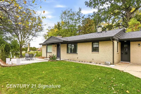 106 E Chestnut Avenue, Bay City MI 48706 photo 5