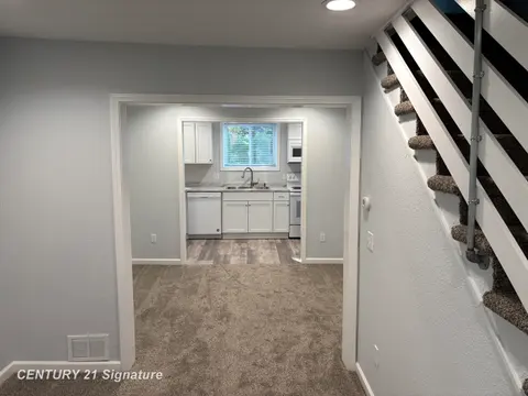1110 Jerome Street, Midland MI 48640 photo 2