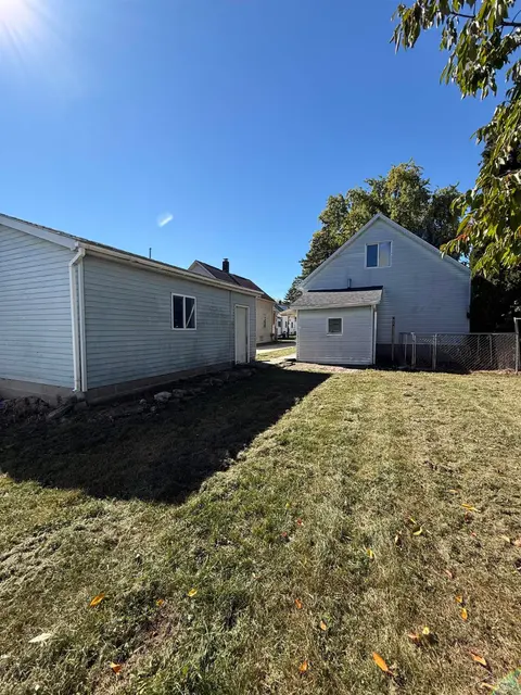 1113 S Grant Street, Bay City MI 48708 photo 2