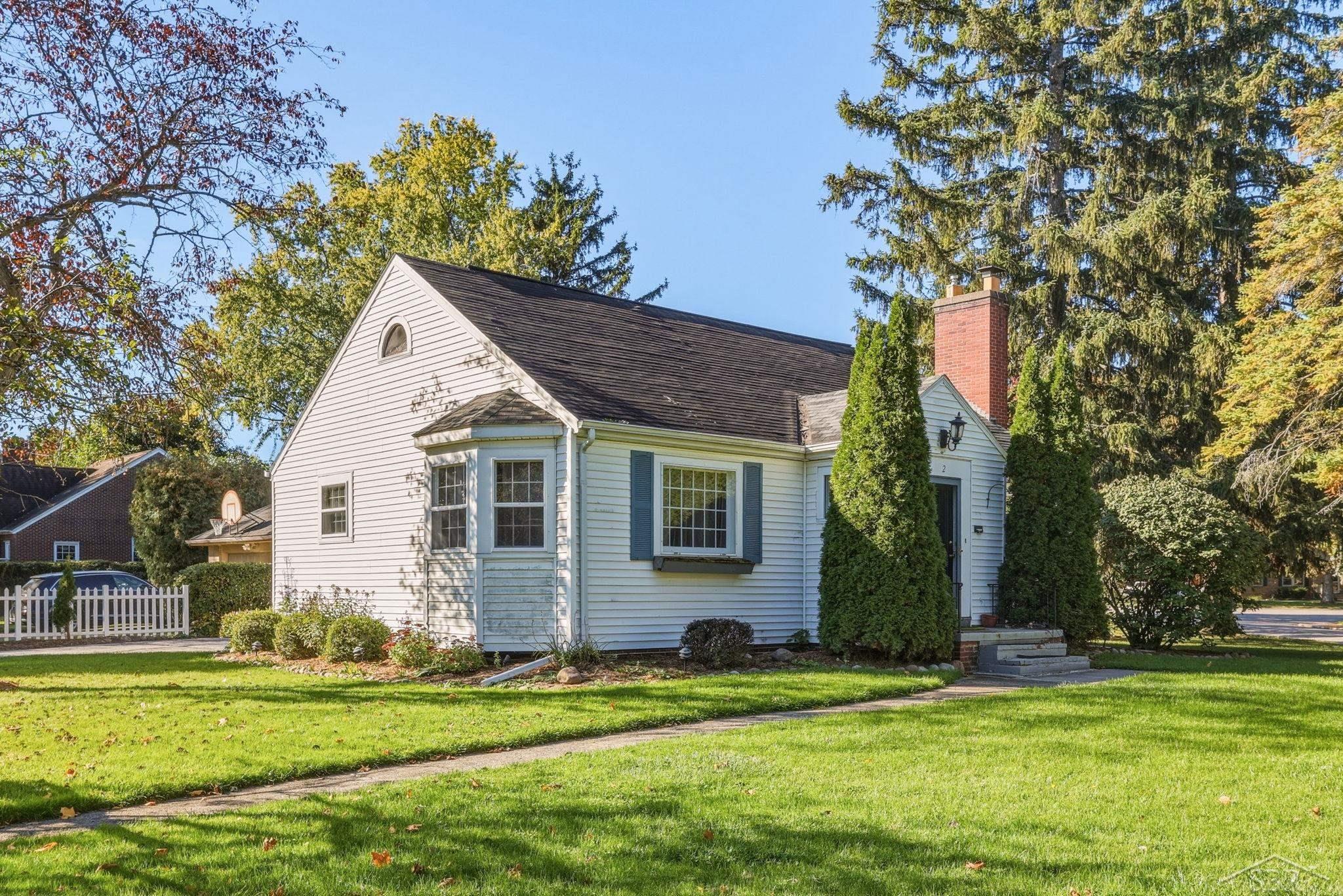 22 Berger Road, Saginaw MI 48602-5266 photo 1