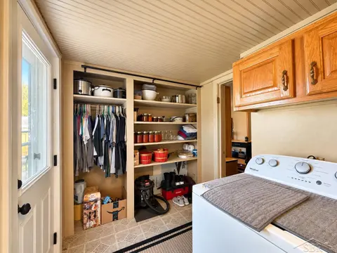 217 Arbury Place, Midland MI 48640 photo 4