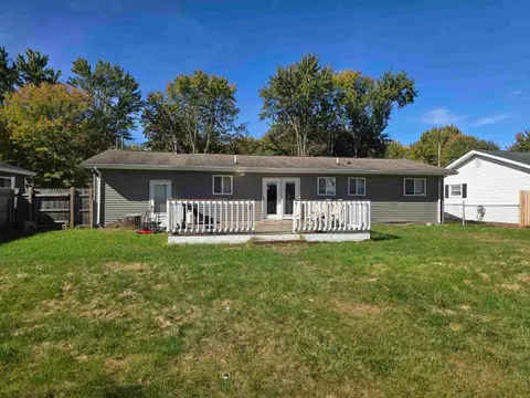 205 Estelle Court, Hemlock MI 48626 photo 2