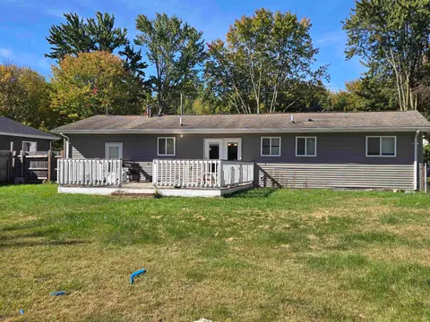205 Estelle Court, Hemlock MI 48626 photo 3