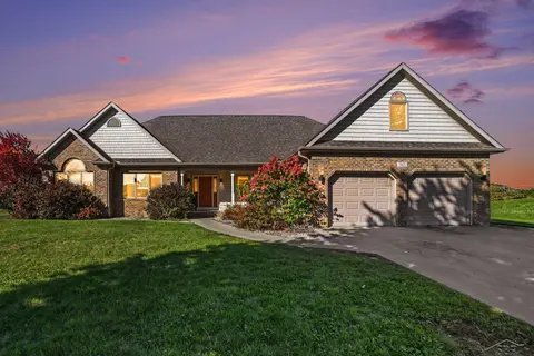 1453 Eagle Crest Court, Saginaw MI 48609 home for sale