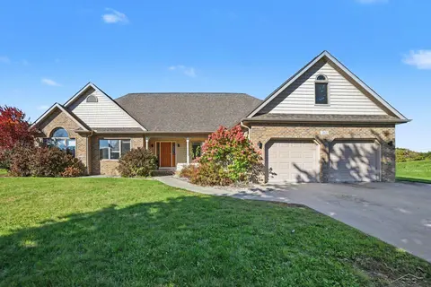 1453 Eagle Crest Court, Saginaw MI 48609 photo 2