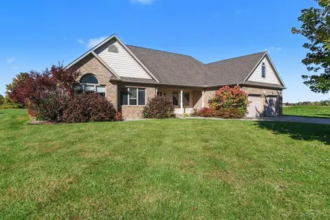 1453 Eagle Crest Court, Saginaw MI 48609 photo 3