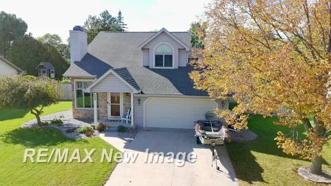 599 Plantation Drive, Saginaw MI 48638 photo 2
