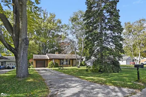 1261 Coolidge Avenue, Saginaw MI 48638-4759 photo 3