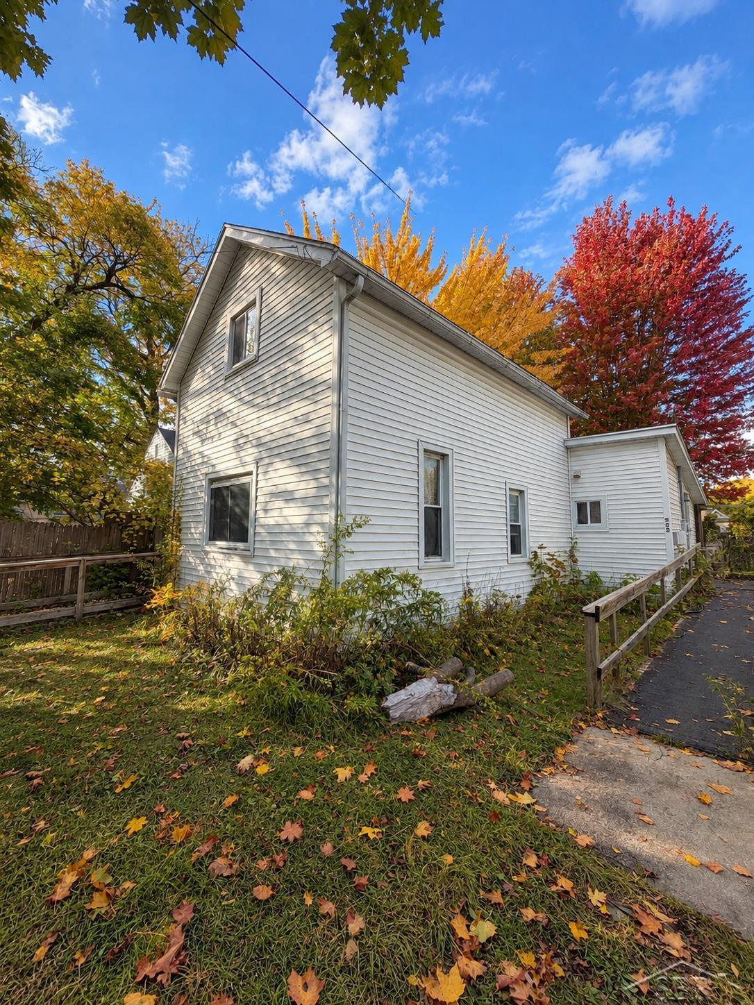 203 E Hart Street, Bay City MI 48706 photo 1