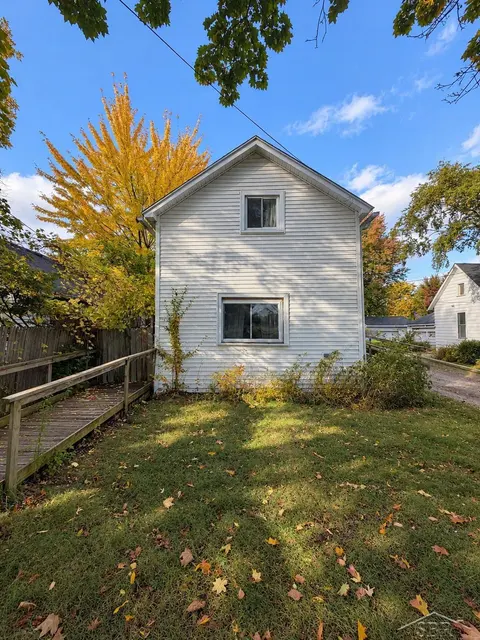 203 E Hart Street, Bay City MI 48706 photo 3