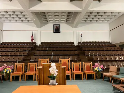 615 S Jefferson Avenue, Saginaw MI 48607 1133 photo 2