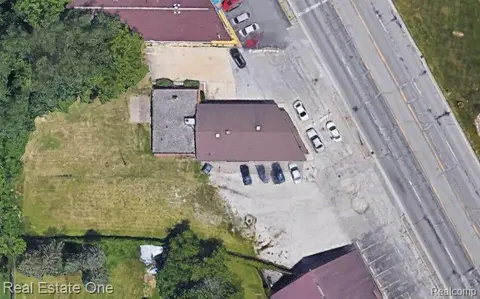 6000 Dixie Highway, Saginaw MI 48601 5923 photo 1