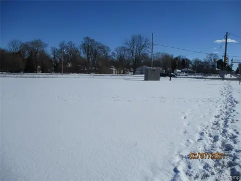 915 Corunna Avenue, Owosso MI 48867 photo 1