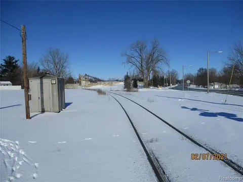 915 Corunna Avenue, Owosso MI 48867 photo 3