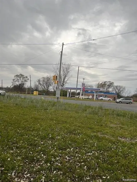 2105 Williamson Road, Saginaw MI 48601 photo 3