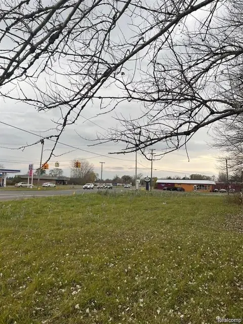 2105 Williamson Road, Saginaw MI 48601 photo 5