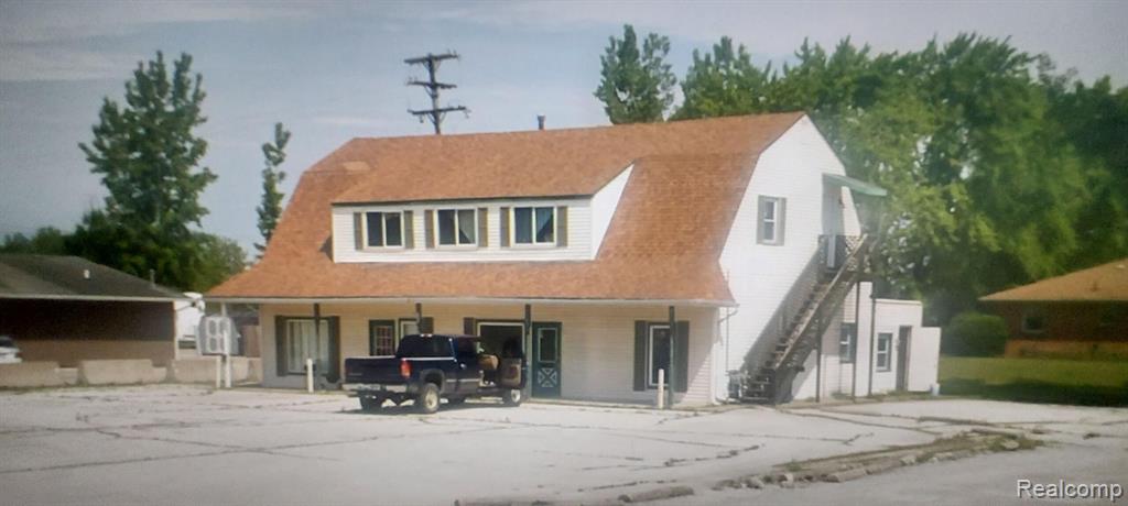 568 W Center Road, Essexville MI 48732 2019 photo 1
