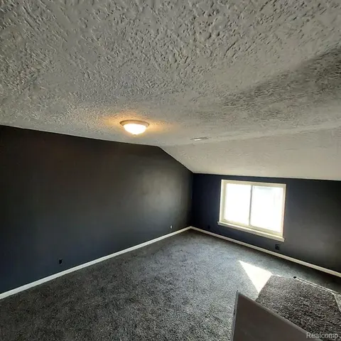568 W Center Road, Essexville MI 48732 2019 photo 2