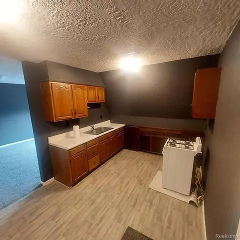568 W Center Road, Essexville MI 48732 2019 photo 5