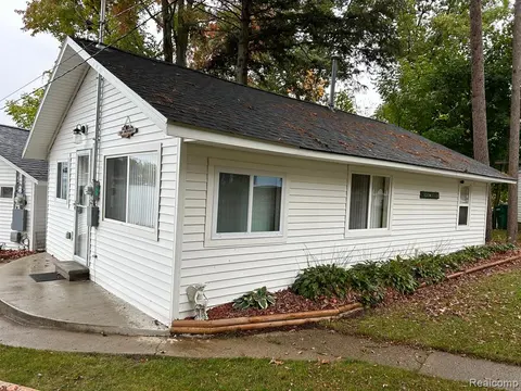 1249 N Crooked Lake Drive, Lake MI 48632 9090 photo 2