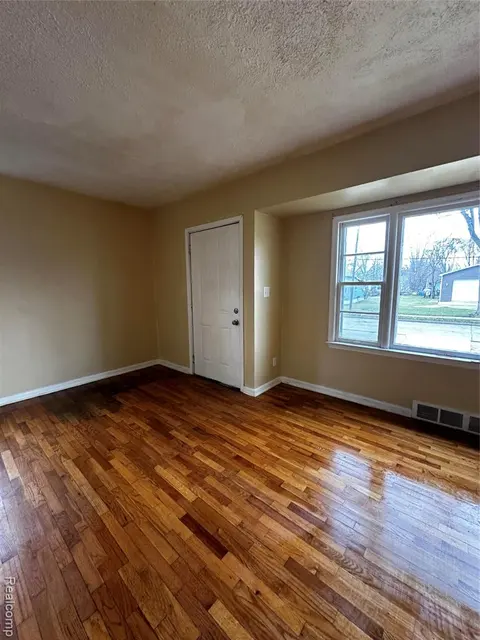 1652 Stanley Street, Saginaw MI 48602 1061 photo 3