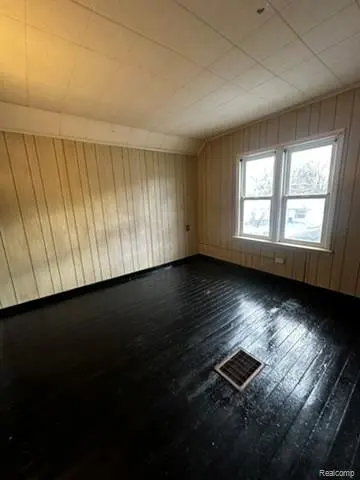 1756 Jordan Street, Saginaw MI 48602 1117 photo 5