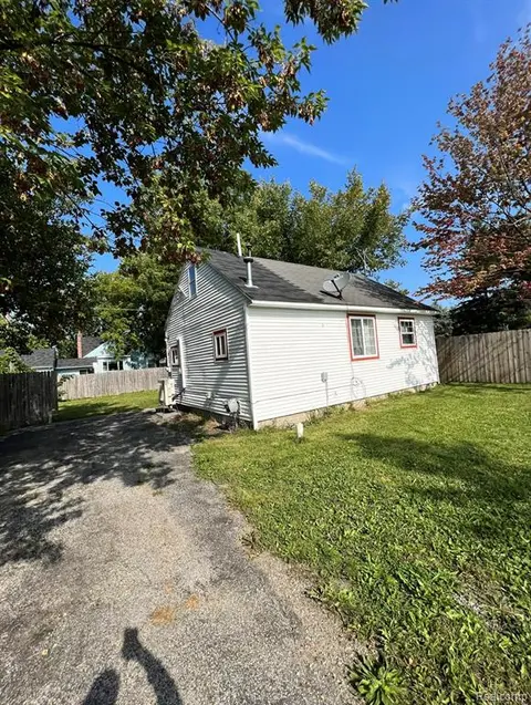 2221 Salt Street, Saginaw MI 48602 1267 photo 2