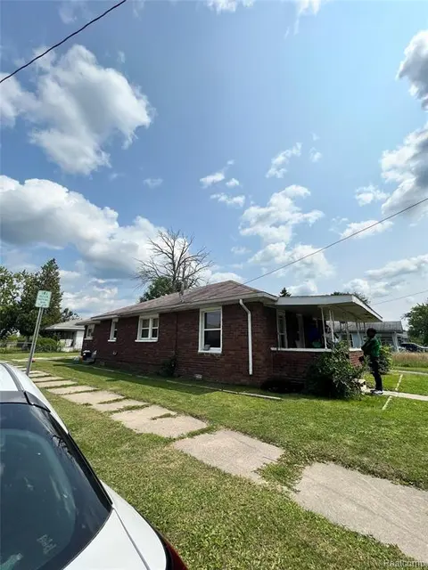 2500 Salt Street, Saginaw MI 48602 1055 photo 2