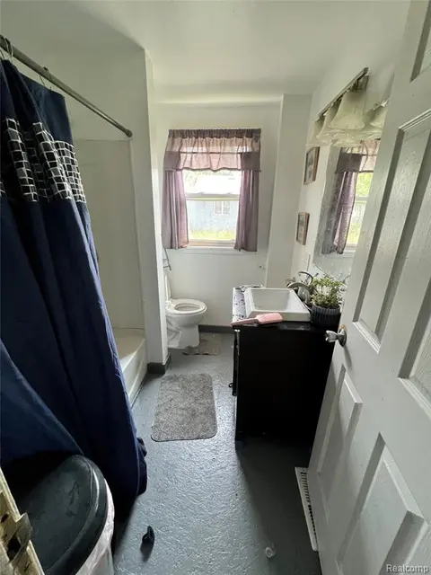 2500 Salt Street, Saginaw MI 48602 1055 photo 4