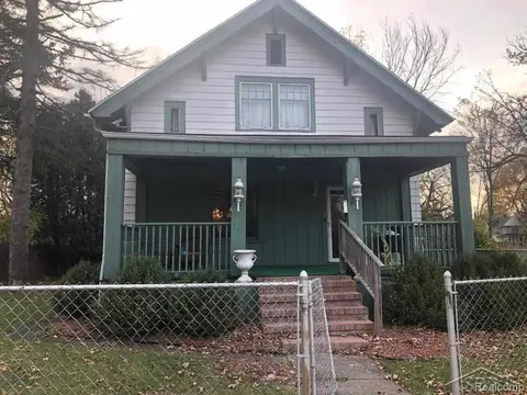 3137 S Washington Avenue, Saginaw MI 48601 4356 photo 1