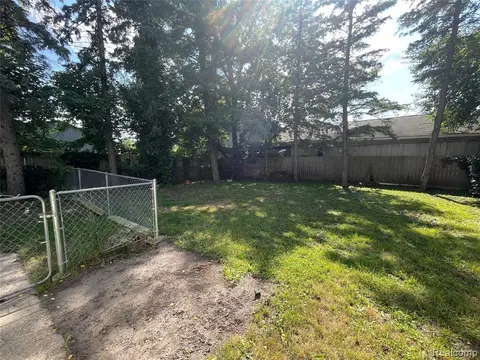 2021 Benjamin Street, Saginaw MI 48602 5606 photo 3