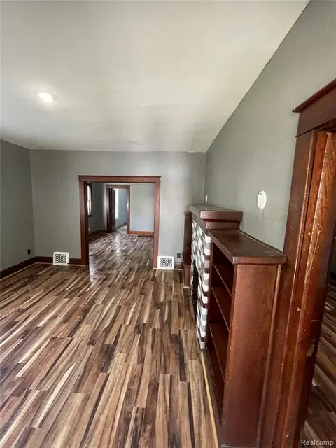 2021 Benjamin Street, Saginaw MI 48602 5606 photo 5
