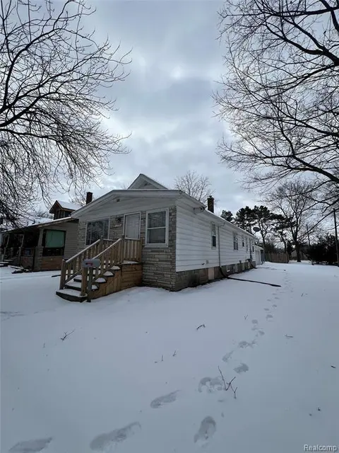 1723 Maine Street, Saginaw MI 48602 1721 photo 2