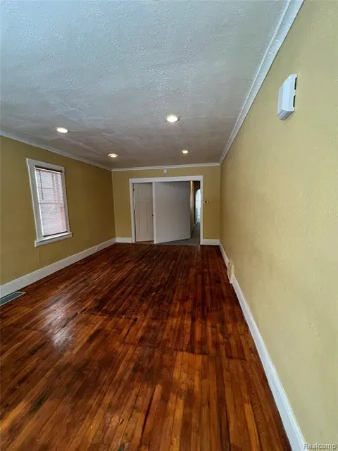 1723 Maine Street, Saginaw MI 48602 1721 photo 4