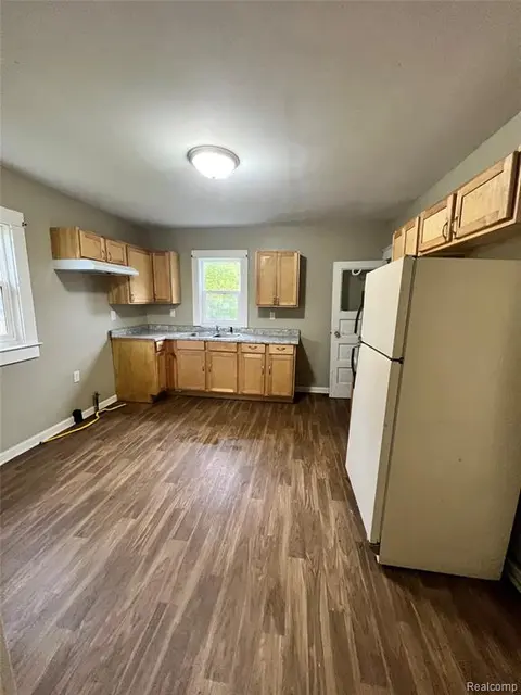 1720 N Oakley Street, Saginaw MI 48602 5365 photo 3