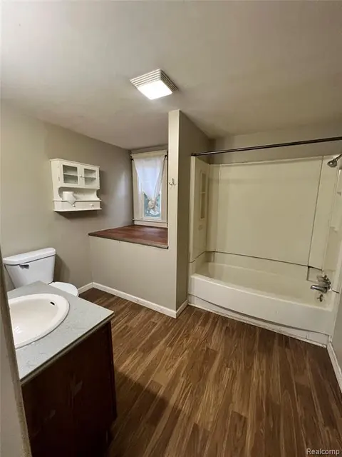 1720 N Oakley Street, Saginaw MI 48602 5365 photo 5